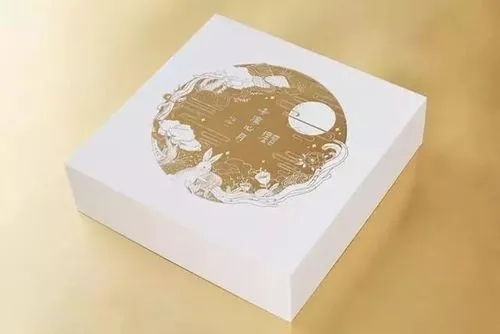 國家郵政局監(jiān)測數(shù)據(jù)顯示，截至5月4日，今年我國快遞業(yè)務(wù)量達400億件，比2019年達到400億件提前了128天，比2022年提前了24天。2023年以來，快遞業(yè)整體呈現(xiàn)企穩(wěn)回升態(tài)勢，業(yè)務(wù)量增速逐月提速向好，僅用4個多月就完成400億件，折射出我國居民消費信心增強，經(jīng)濟持續(xù)向好的積極信號。